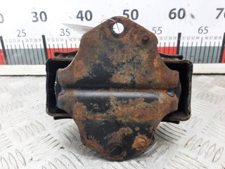 Подушка крепления двигателя, ориг. номер AV68827, Mitsubishi Pajero 1997-2004
