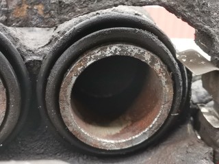 Суппорт передний правый, ориг. номер MR510538, Mitsubishi Pajero 1997-2004