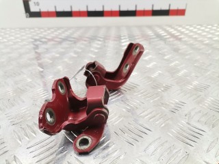 Петля двери задней правой, ориг. номер 6875004010, Toyota Venza 2012-2017