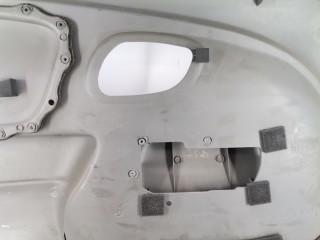 Обшивка двери передней правой (дверная карта), Suzuki Alto 1998-2012