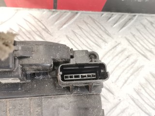 Замок двери задней правой, ориг. номер 82500EB324, Nissan Navara 2005-2010
