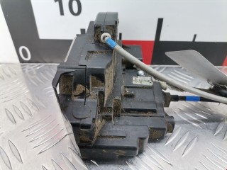 Замок двери задней левой, ориг. номер 82501EB324, Nissan Navara 2005-2010