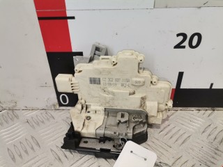 Замок двери передней левой Volkswagen Passat 2005-2010