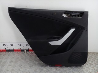 Обшивка двери задней левой (дверная карта) Volkswagen Passat 2005-2010