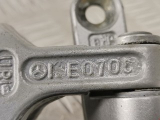 Петля двери передней правой, ориг. номер A2037200837, Mercedes CLC 2008-2011