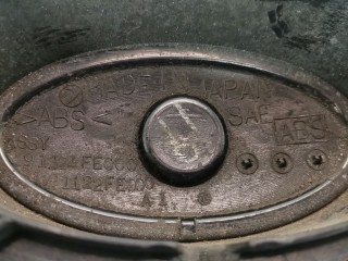 Решетка радиатора, ориг. номер 91121FE000, 91122FE000, Subaru Impreza 1996-2000