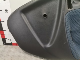 Обшивка двери задней правой (дверная карта), Toyota Yaris 2003-2005
