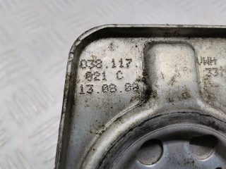 Теплообменник масляного фильтра, ориг. номер 038117021C, 038117021E, Volkswagen Passat 2005-2010