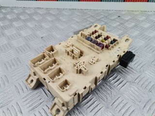 Блок реле, ориг. номер 8273252020, Toyota Yaris 1999-2003
