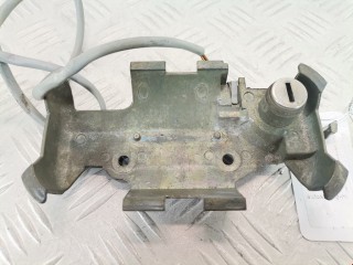 Кронштейн ручки двери, ориг. номер 90442219, Opel Astra 1994-2002