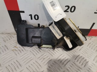 Замок двери задней правой, ориг. номер DE9072310G, DE9072E, Mazda 2 2003-2005