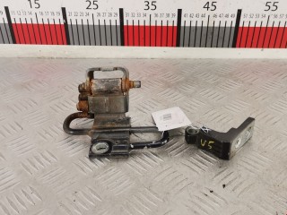 Петля двери передней правой Audi Q7 2005-2009