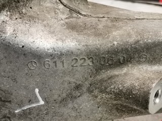 Кронштейн двигателя, ориг. номер A6112230604, Mercedes C W202 1997-2001
