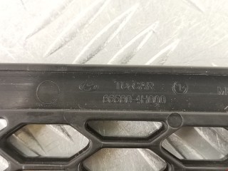 Заглушка (решетка) в бампер, ориг. номер 865804H000, Hyundai Grand Starex 2007-2015