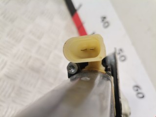 Стеклоподъемник передний правый, ориг. номер 698100D010, 0130822017, Toyota Yaris 2003-2005