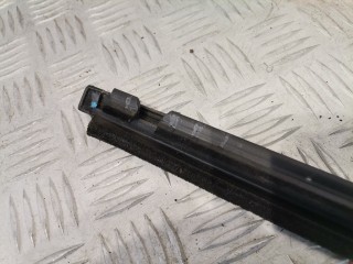Молдинг стекла двери наружный, ориг. номер 681600D021, Toyota Yaris 2003-2005