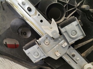 Стеклоподъемник задний правый, ориг. номер 8A61A045H22, Ford Fiesta 2008-2013