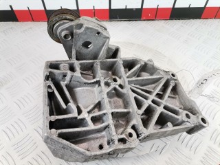 Кронштейн компрессора кондиционера, ориг. номер 038260885C, Volkswagen Passat 1996-2001