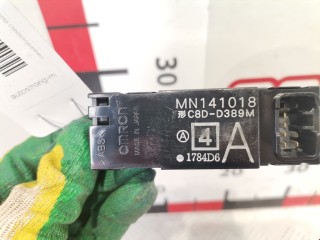 Кнопка стеклоподъемника, ориг. номер MN141018, Mitsubishi Colt 2002-2012