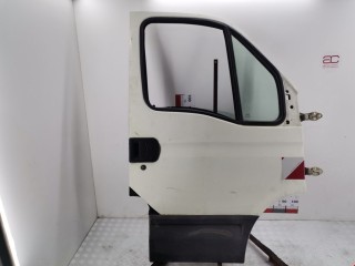 Дверь передняя правая Iveco Daily 1999-2006