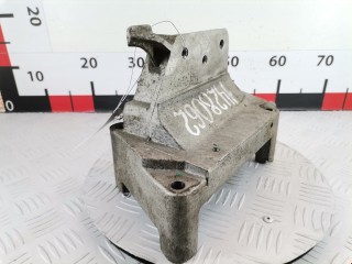 Кронштейн двигателя, ориг. номер 55565439, 55585430, Opel Astra 2012-2018