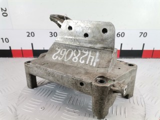 Кронштейн двигателя, ориг. номер 55565439, 55585430, Opel Astra 2012-2018
