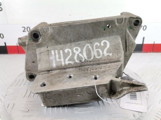 Кронштейн двигателя, ориг. номер 55565439, 55585430, Opel Astra 2012-2018