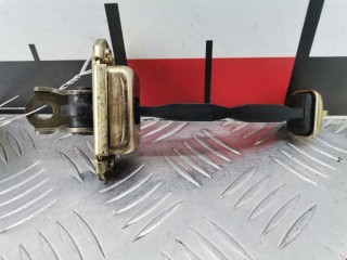 Ограничитель открывания двери задней, ориг. номер 82430BU000, Nissan Almera Tino 2003-2006