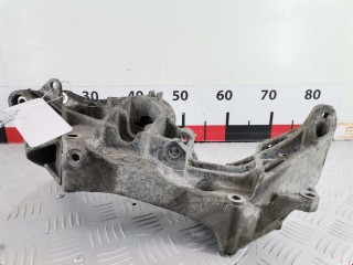 Кронштейн генератора, ориг. номер 058145521D, Volkswagen Passat 1996-2001