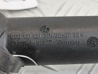Фланец (тройник) системы охлаждения, ориг. номер 06B121121L, 06B121121, Audi A4 1999-2001