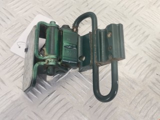 Петля двери Volkswagen Passat 2000-2005
