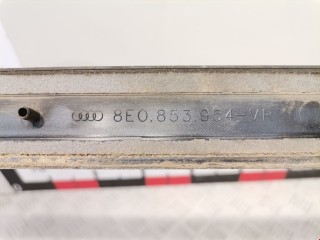 Молдинг двери передней правой, ориг. номер 8E0853954, Audi A4 1999-2001