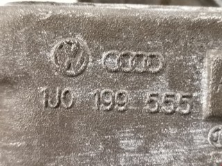 Подушка крепления КПП, ориг. номер 1J0199555AC, Volkswagen Golf 1991-2000