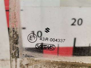 Стекло двери задней правой, ориг. номер 8454162B00, Suzuki Swift 1996-2004