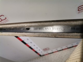 Молдинг двери передней правой, ориг. номер 8E0853954, Audi A4 2004-2009