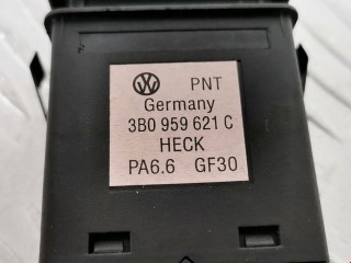 Кнопка подогрева заднего стекла, ориг. номер 3B0959621C, Volkswagen Passat 1996-2001