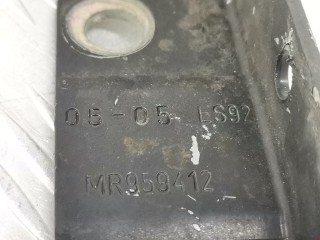 Петля капота правая, ориг. номер MR959412, Mitsubishi Colt 2002-2012