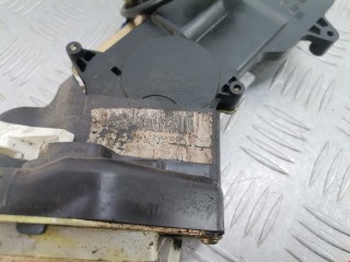Замок двери задней правой, ориг. номер DD1072310A, Mazda 2 2003-2005