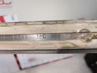Молдинг двери передней правой, ориг. номер 1M0853516C, Seat Leon 1999-2005