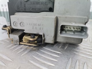 Замок двери передней правой, ориг. номер 9136J0, Peugeot 206 2002-2009