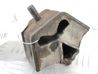 Подушка крепления двигателя Audi 80 1986-1992
