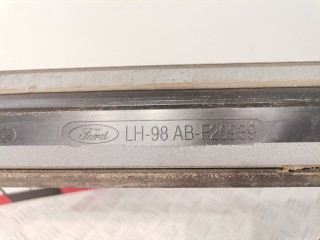 Молдинг двери передней левой, ориг. номер 98ABF20939, Ford Focus 1998-2001