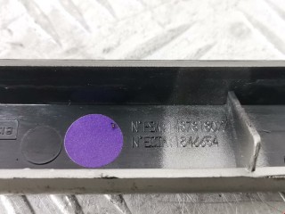 Накладка декоративная на торпедо, ориг. номер 1487818077, 8214YZ, Peugeot 807 2002-2008