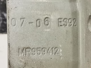 Петля капота правая, ориг. номер MR959412, Mitsubishi Colt 2002-2012