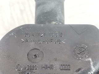 Фланец (тройник) системы охлаждения, ориг. номер 06A121133D, 06A121132, Volkswagen Golf 1991-2000