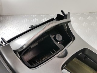 Подлокотник, ориг. номер GJ6A64431T, Mazda 6 2002-2005