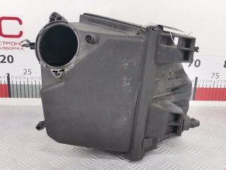 Корпус воздушного фильтра Volkswagen Passat 2000-2005