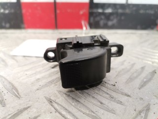 Кнопка стеклоподъемника Mazda 6 2002-2005