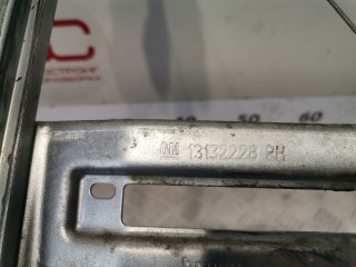 Стеклоподъемник задний правый, ориг. номер 13132228, Opel Zafira 2008-2014