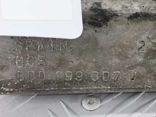 Кронштейн двигателя, ориг. номер 8D0199305A, 8D0199307J, Volkswagen Passat 1988-1997